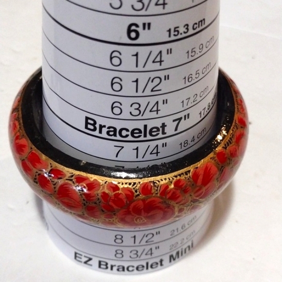 VINTAGE ETHNIC HAND PAINTED RED PINK BLACK WOODEN LACQUER 7.2" BANGLE BRACELET - Picture 8 of 10